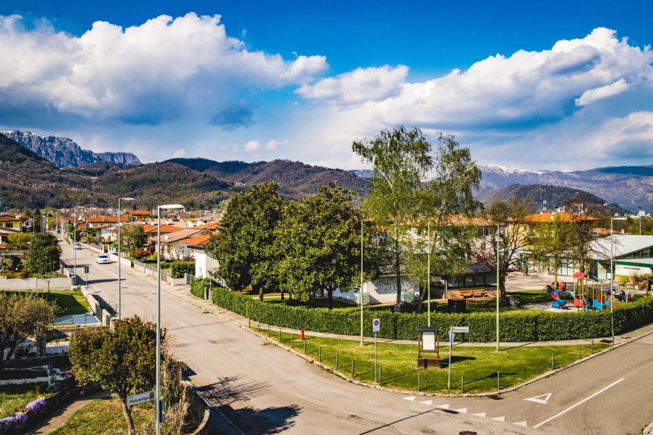 Appartamento Borgo Peschiere Маниаго Екстериор снимка