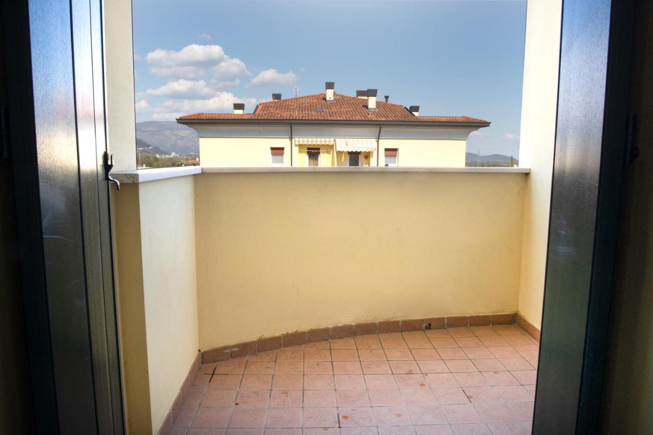 Appartamento Borgo Peschiere Маниаго Екстериор снимка